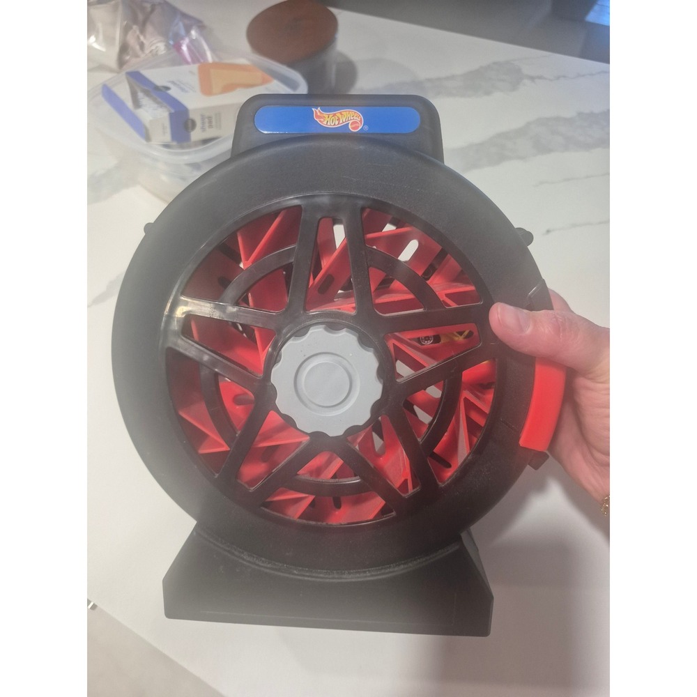 Hot Wheels Sto & Go Spinning Wheel Car Case Black Red Storage Carrier Mattel